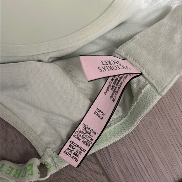 Victoria's Secret Light Green Bralette - Size XS - Picture 3 of 3